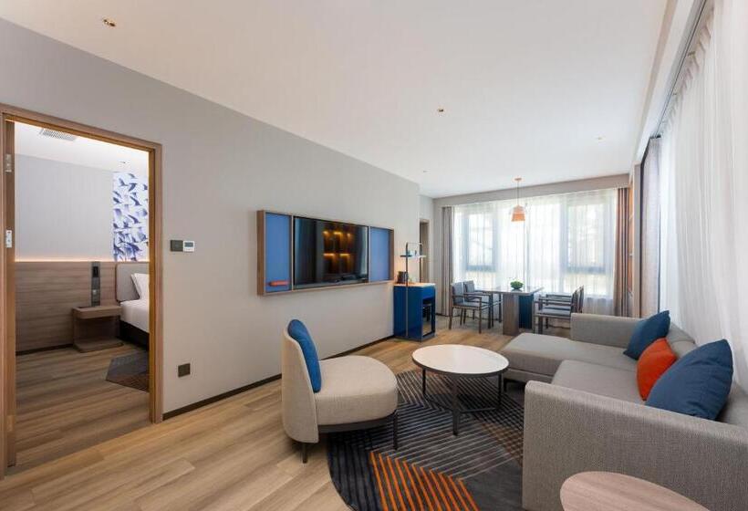 Люкс Кровать Кинг, Holiday Inn Express Yuhuan Wetland Park, An Ihg