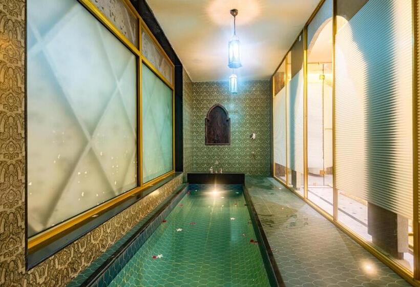 Люкс, Shilp Wellness Resort And Spa