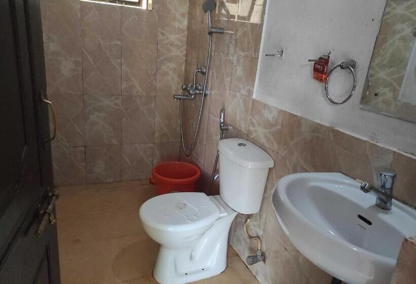 Трехместный Номер Классика, Spot On Nandu Hotels And Motels
