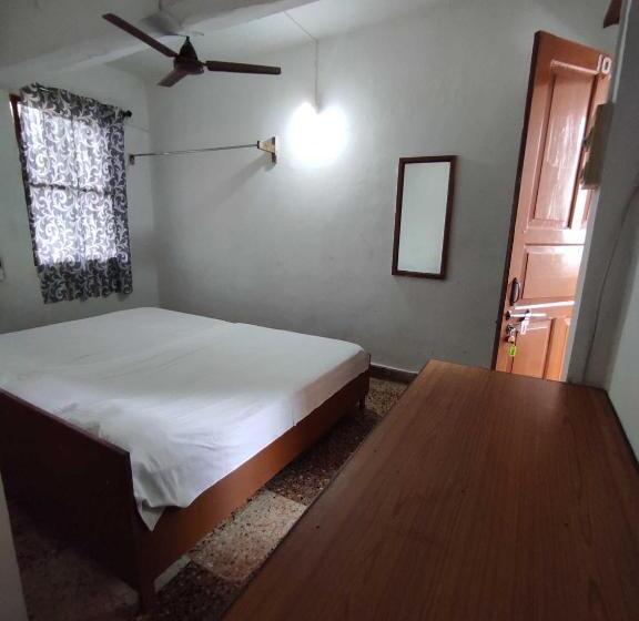 Трехместный Номер Классика, Spot On Nandu Hotels And Motels
