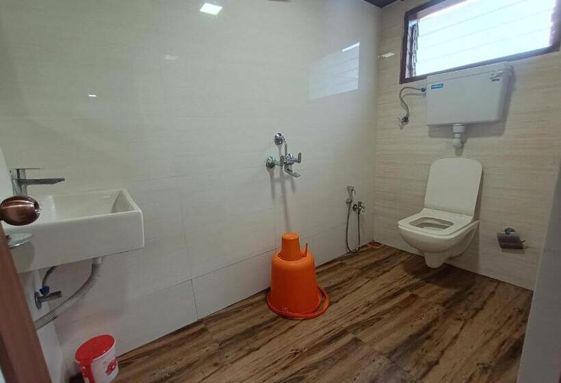 豪华房间, Staymaker Hotel Mayura