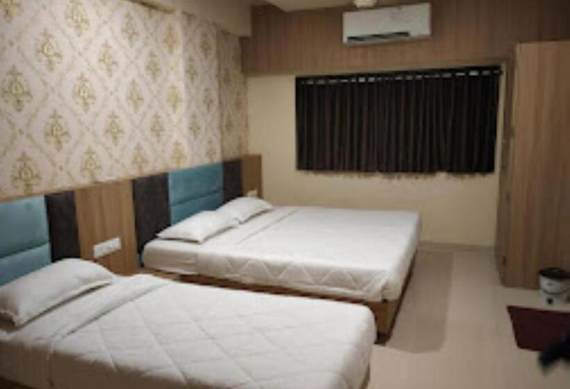 Трехместный Номер Deluxe, New Delhi Jalgaon