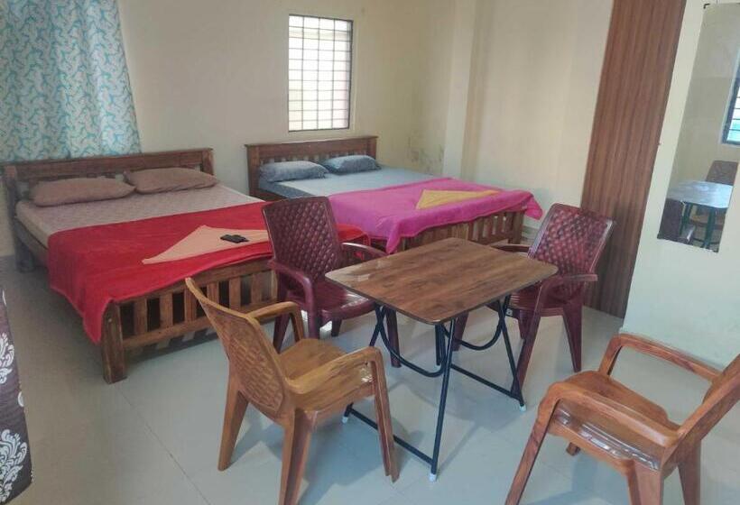 三人经典房间, Oyo Navarang Boarding And Lodging