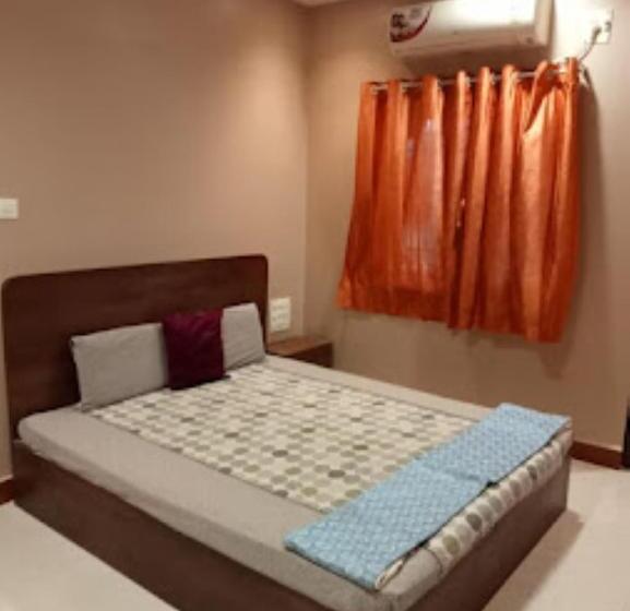 Номер Deluxe, Shridhar Residency Devgad