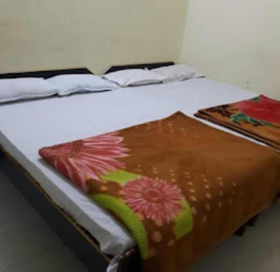 Номер Стандарт, Tuljai Lodge, Tuljapur