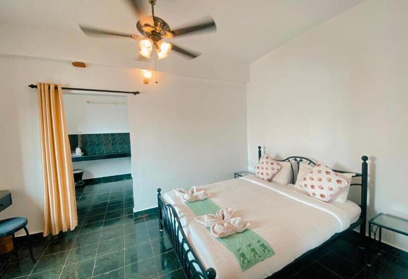 Люкс Deluxe Кровать Кинг, Honeydew Suites By Goaround Homes