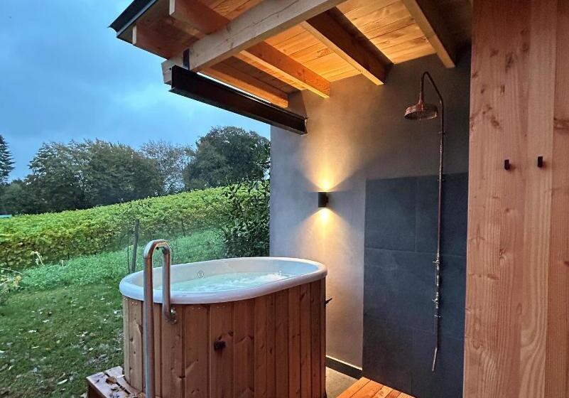 Номер Стандарт Вид на Сад, Cabanes Avec Jacuzzi Les Pieds Dans La Vignes