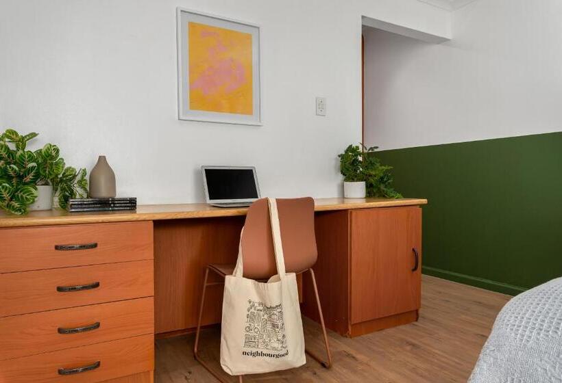 Номер Deluxe, Neighbourgood Ravenscraig