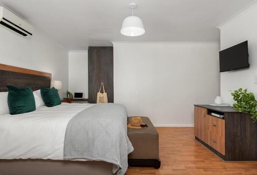 Номер Superior, Neighbourgood Ravenscraig