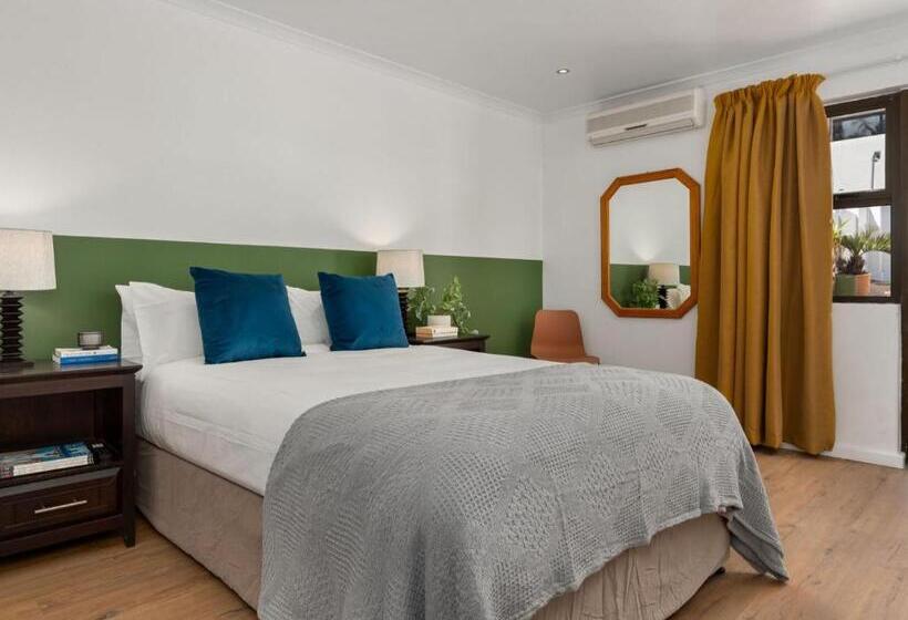 Номер Deluxe, Neighbourgood Ravenscraig