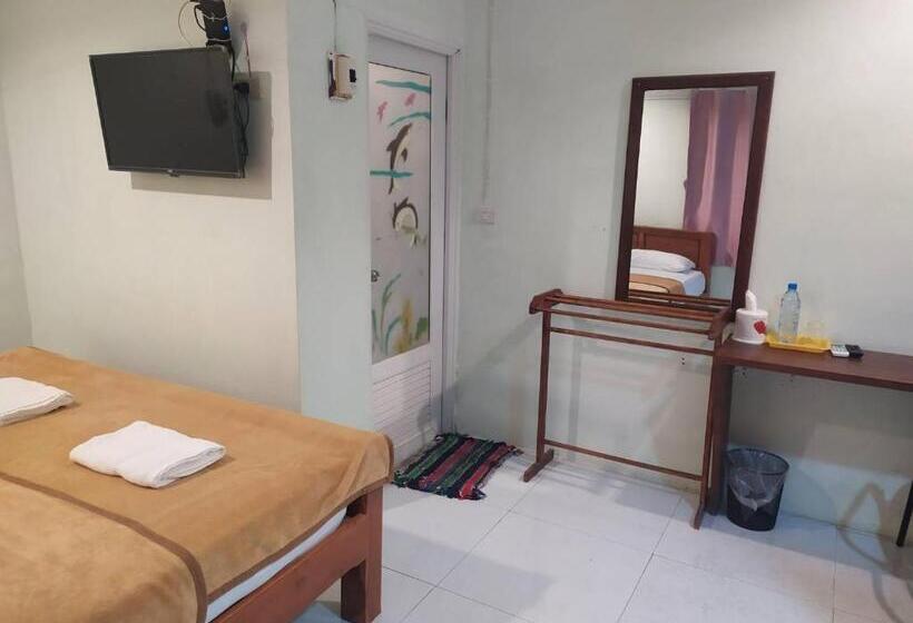 スタンダードルーム, โรงแรมพรถวิล ศรีสะเกษ Sisaket Pontawin Budget Inn