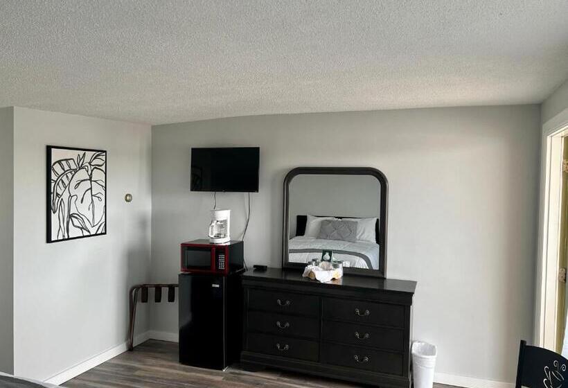 Номер Стандарт, Lincoln House Motel