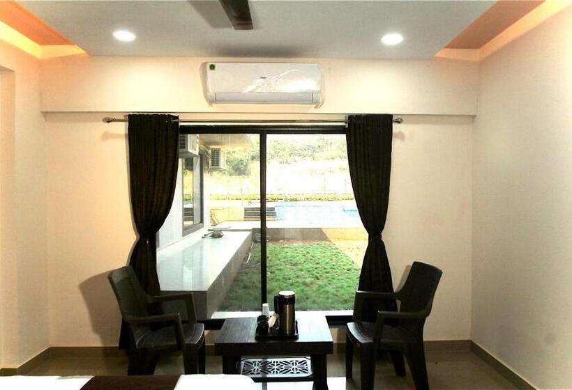 Номер Deluxe, Hill Resort Alibaug