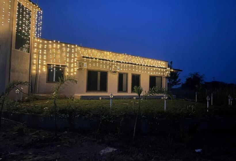 Номер Deluxe, Hill Resort Alibaug