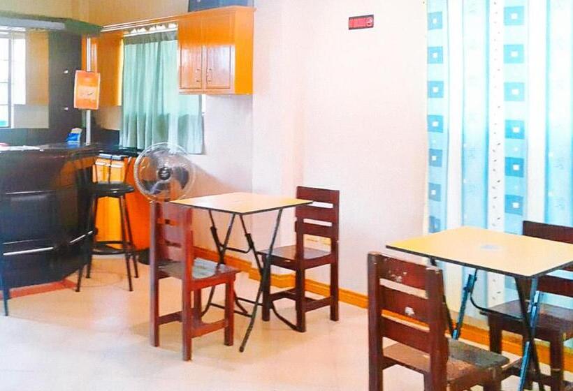 패밀리 룸, Reddoorz @ D Little Egg Hostel Pangasinan