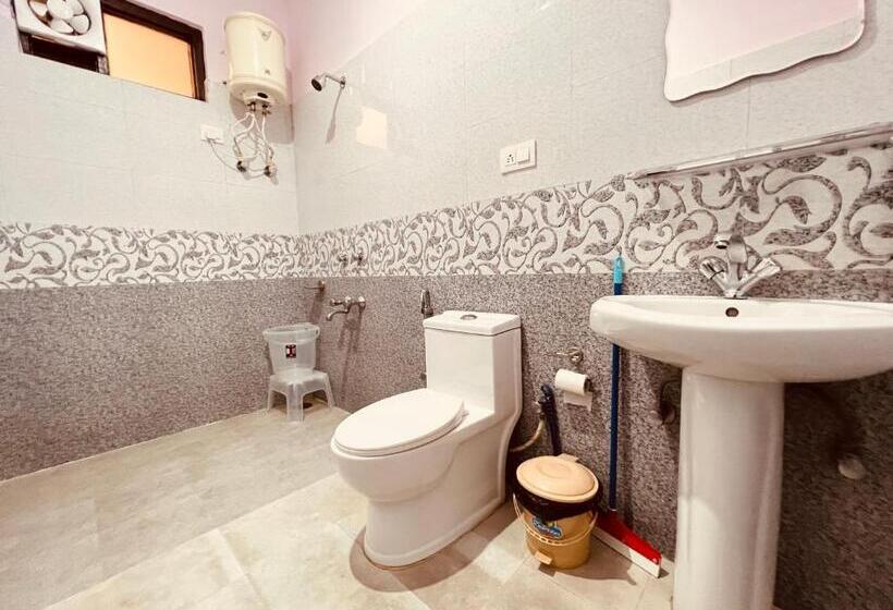 Номер Deluxe с Балконом, The Nest With Open Rooftop Cafe Mecleodganj