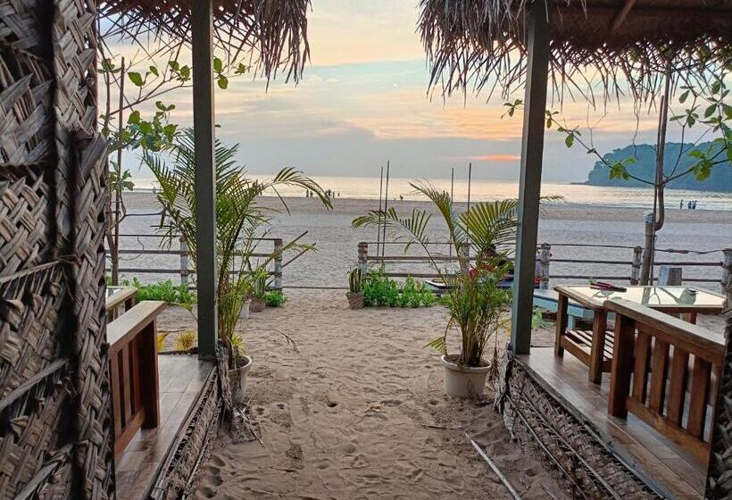 Люкс Deluxe Вид на Море, The Coast Beach Resort