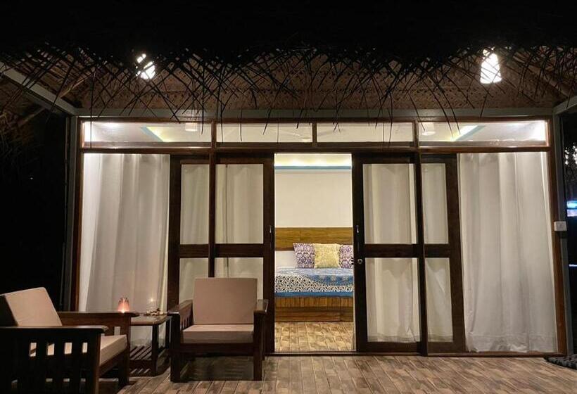 Люкс Deluxe Вид на Море, The Coast Beach Resort