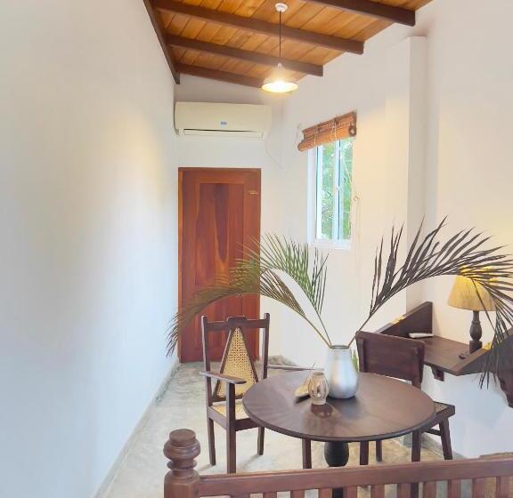 Номер Стандарт с Террасой, Galle Fancy Guesthouse, 5 Ac Bedrooms Villa