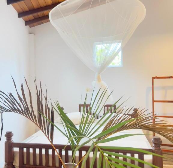 Номер Стандарт с Террасой, Galle Fancy Guesthouse, 5 Ac Bedrooms Villa