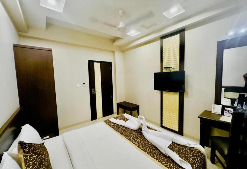 اتاق لوکس, Blueberry Nest Zirakpur