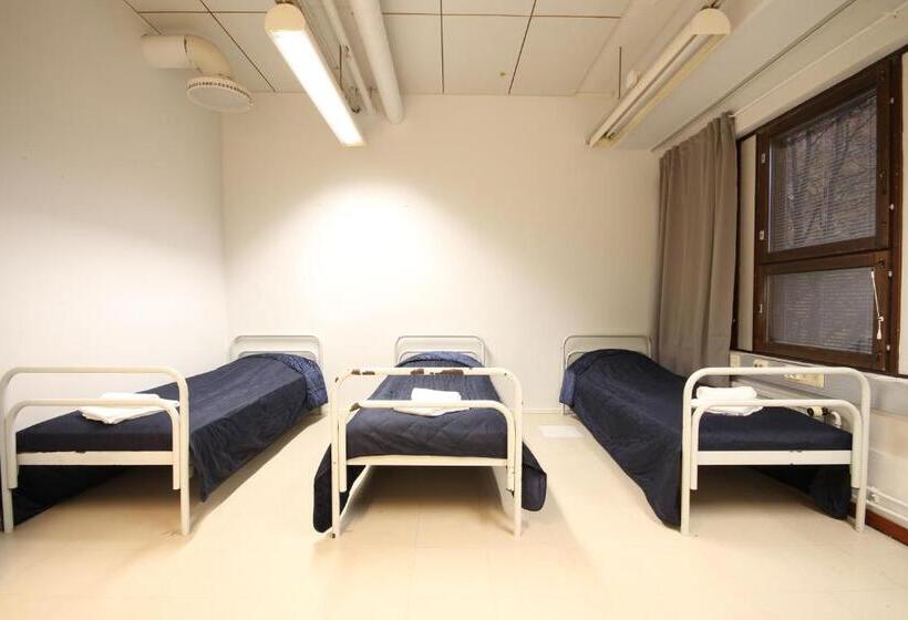 스탠다드 트리픔 룸 공동욕실, Forenom Hostel Vantaa Kehä Iii