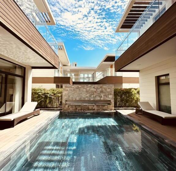 سوییت با چشم‌انداز باغ, Phoenix Pool Villa Cam Ranh