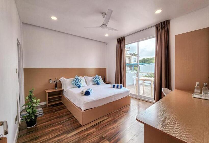 اتاق لوکس با بالکن, Raalhu Fonu Maldives