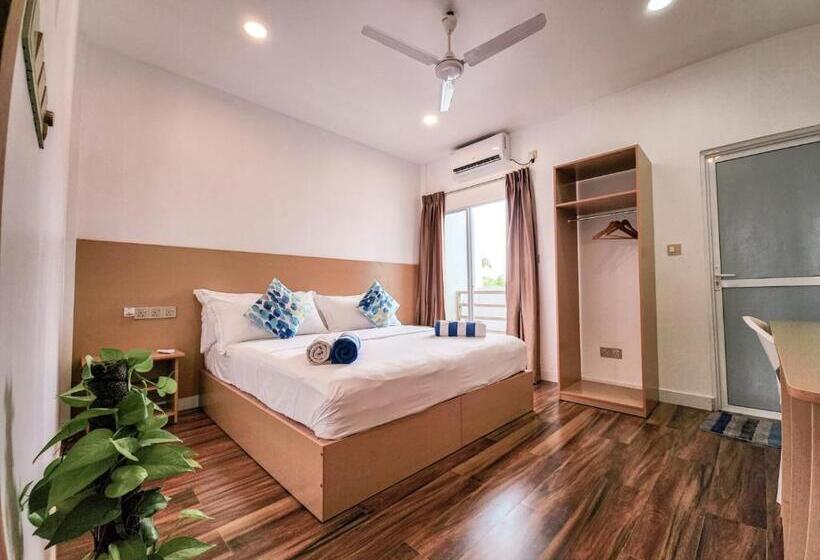 اتاق لوکس با چشم‌انداز شهر, Raalhu Fonu Maldives