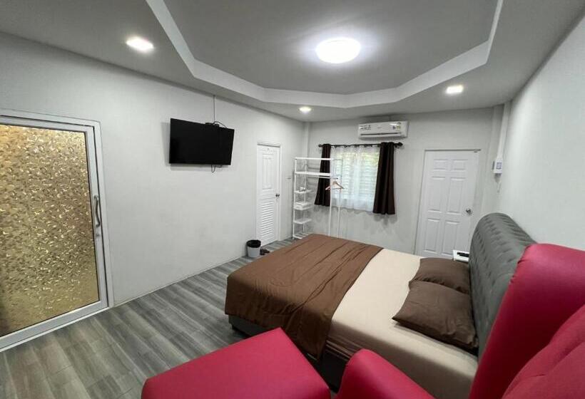 디럭스 룸 킹사이즈 침대, Nuttida Resort ณัฐธิดา รีสอร์ท