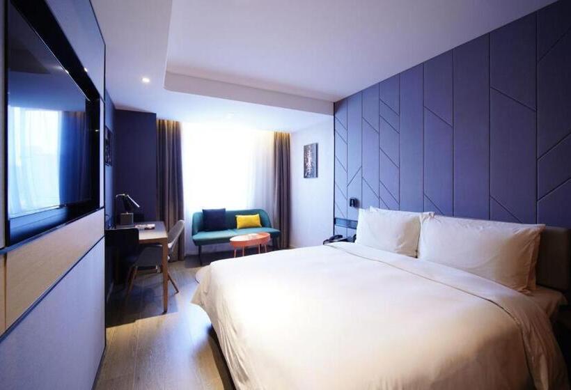 Номер Стандарт, Atour Hotel Gangding Metro Station Taikoo Hui Tianhe Guangzhou     Free Shuttle Bus Service Between