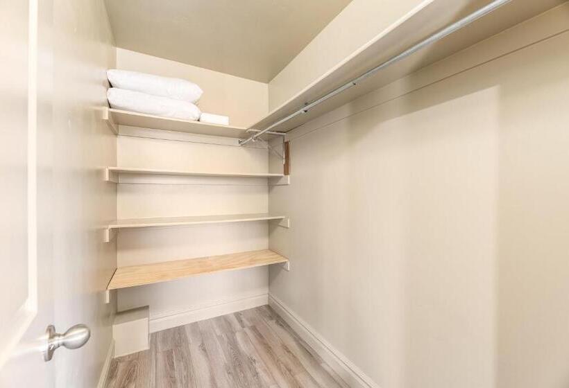 Студия Стандарт, Spacious Studio Retreat L Century By Stay