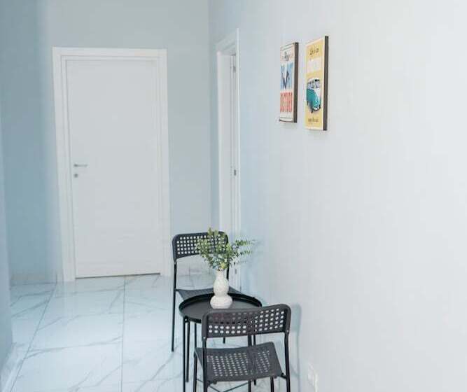 اتاق لوکس, Hostel Partenope