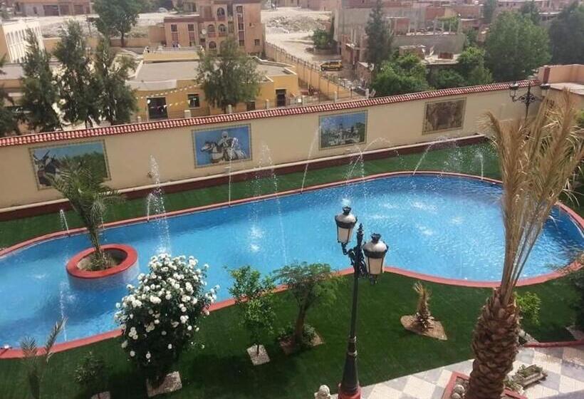 اتاق استاندارد با چشم‌انداز استخر, Hôtel Des Frères Bouaza