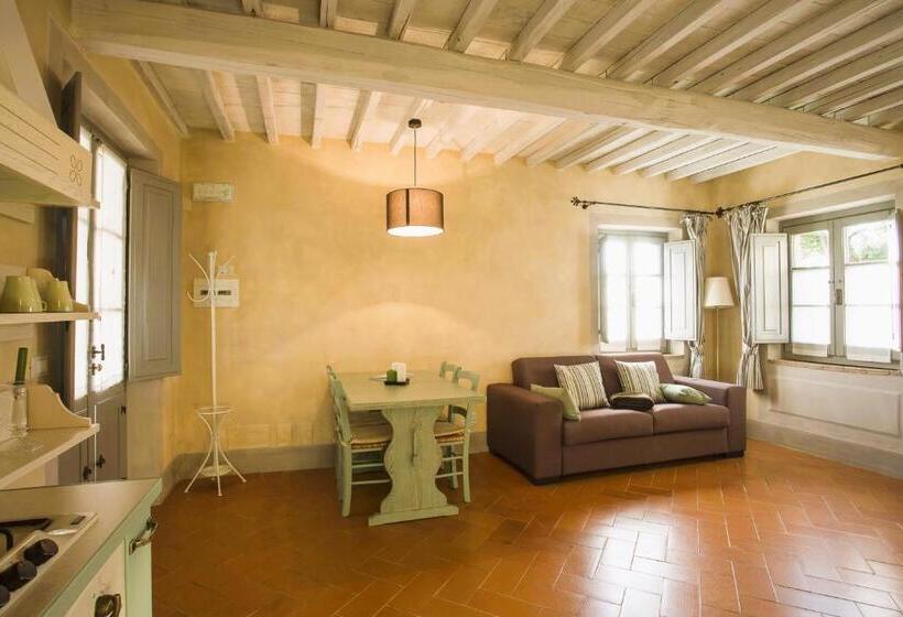 Апартаменты 1 Спальня, Isa Farmhouse With Swimming Pool Just 20 Minutes From Arezzo, Apartments With Panoramic Views