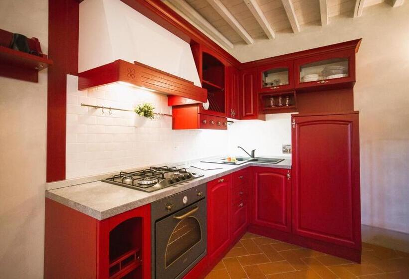 Апартаменты 1 Спальня, Isa Farmhouse With Swimming Pool Just 20 Minutes From Arezzo, Apartments With Panoramic Views