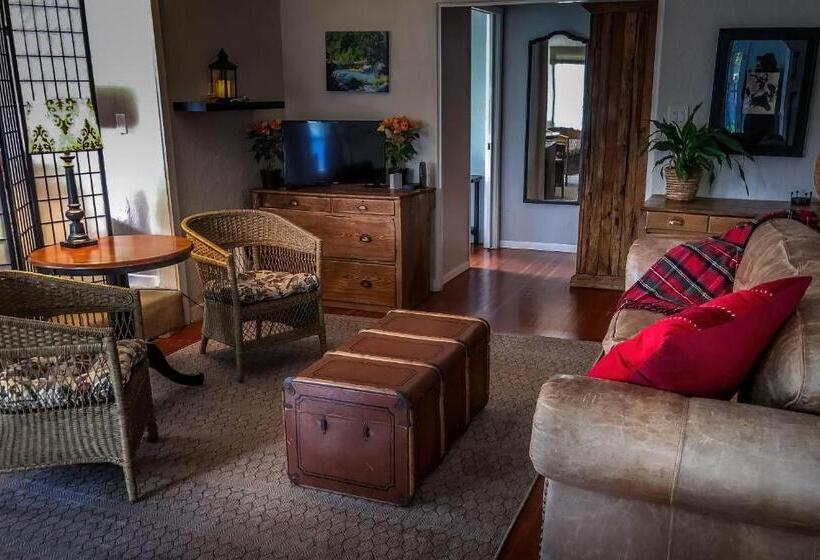 Люкс, Rio Sierra Riverhouse