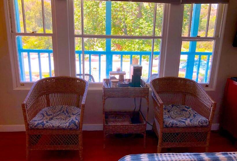 Студия Стандарт, Rio Sierra Riverhouse