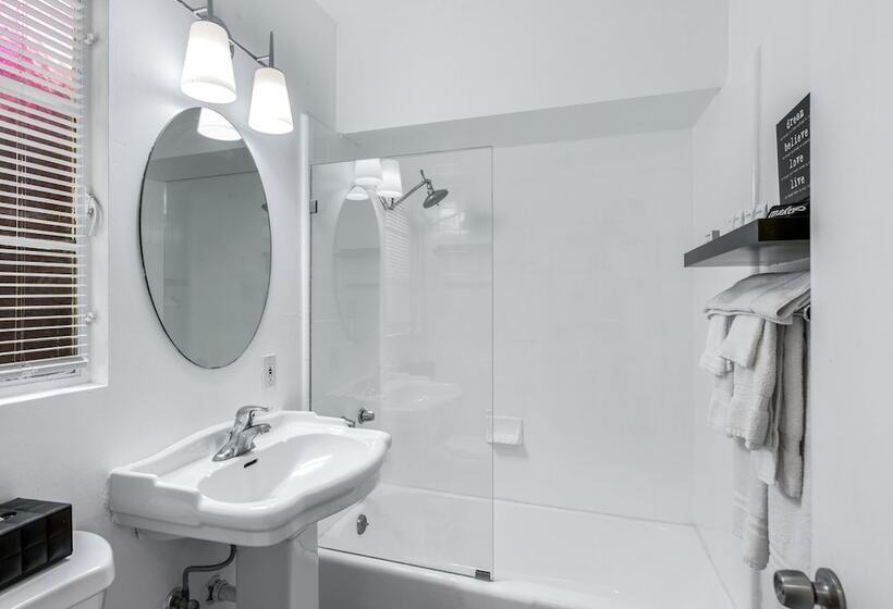 스위트, The Three Fifty Hotel, A Kirkwood Collection