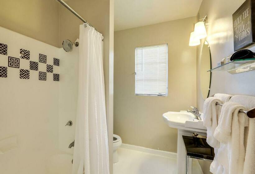 Habitación Deluxe, The Three Fifty Hotel, A Kirkwood Collection