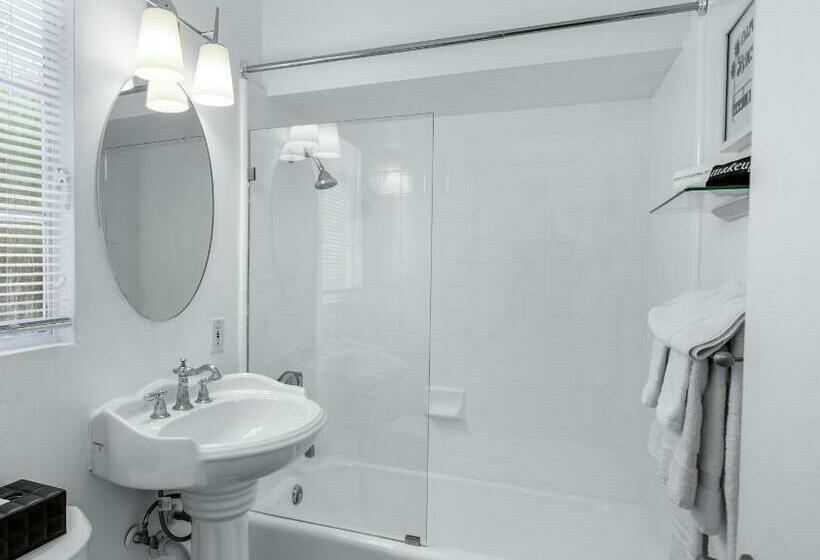 Habitación Estándar Cama King, The Three Fifty Hotel, A Kirkwood Collection