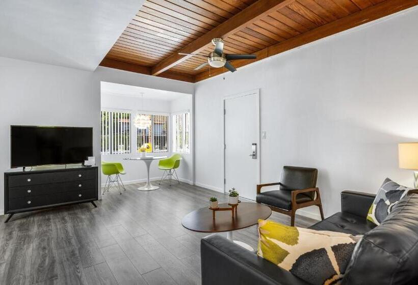 스위트, The Three Fifty Hotel, A Kirkwood Collection