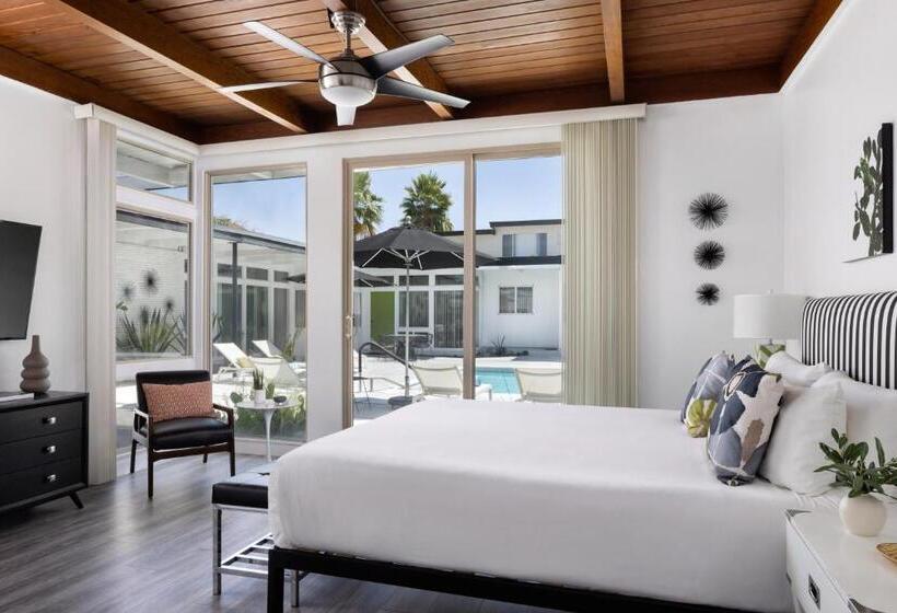디럭스 스위트 킹 침대, The Three Fifty Hotel, A Kirkwood Collection