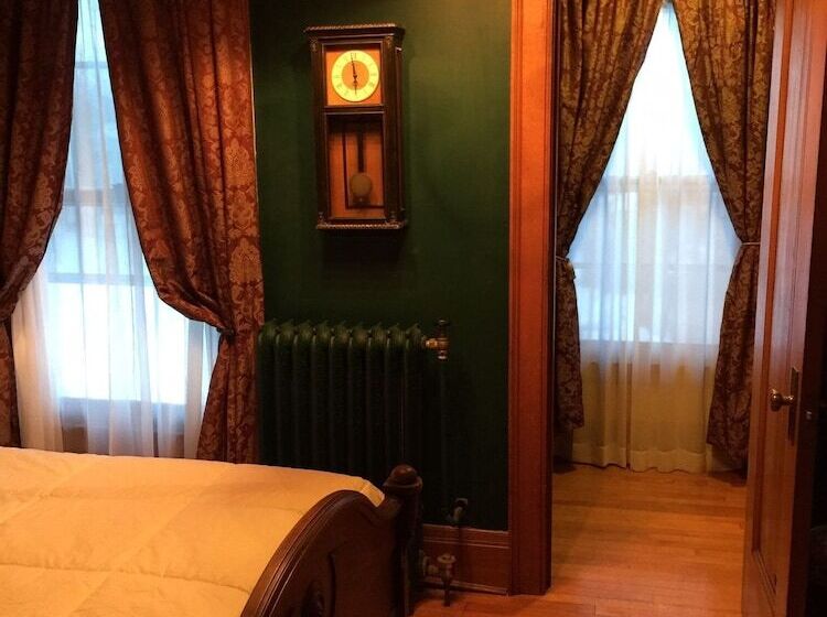 デラックスルーム, Wc Lipe Mansion