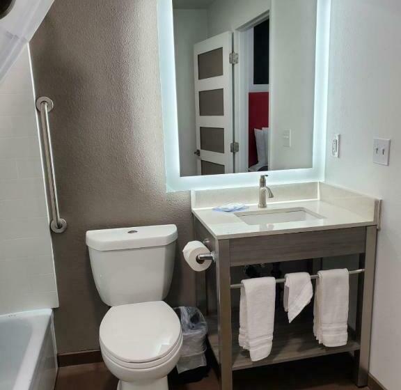 Номер Стандарт, Money Saver Motel