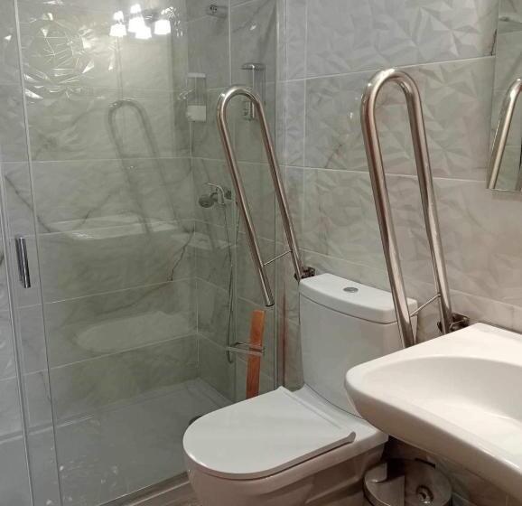 Кровать в Общей Комнате, A Fonte