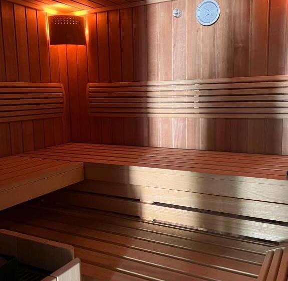 Номер Стандарт, Grandes Chambres Dans Un Corps De Ferme Rénové Du Château Du Piple, à 16km De Paris