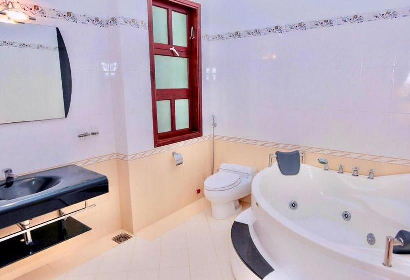 اتاق خانوادگی, Lux Hotel Villa Hồ Bơi