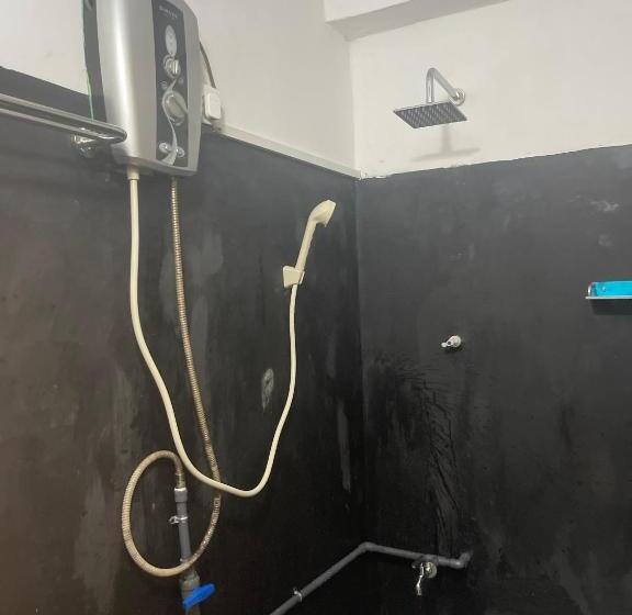 Номер Deluxe, Eagles Lodge   Kandy