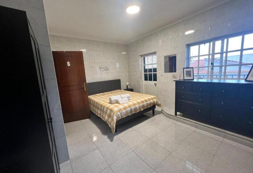 Номер Стандарт с Балконом, Victoria Superb Rooms